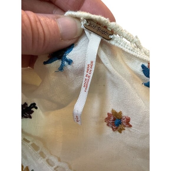 Free People V-Neck Floral Embroidery Button Down Blouse Ruffle Boho Size SP Good - Picture 6 of 7